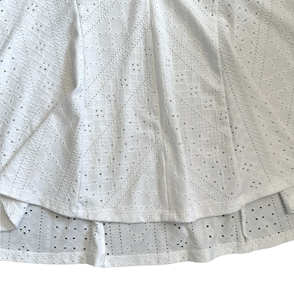 TORRID white stretch eyelet cap sleeve loose fit top size 00 (M/10) - Picture 4 of 5